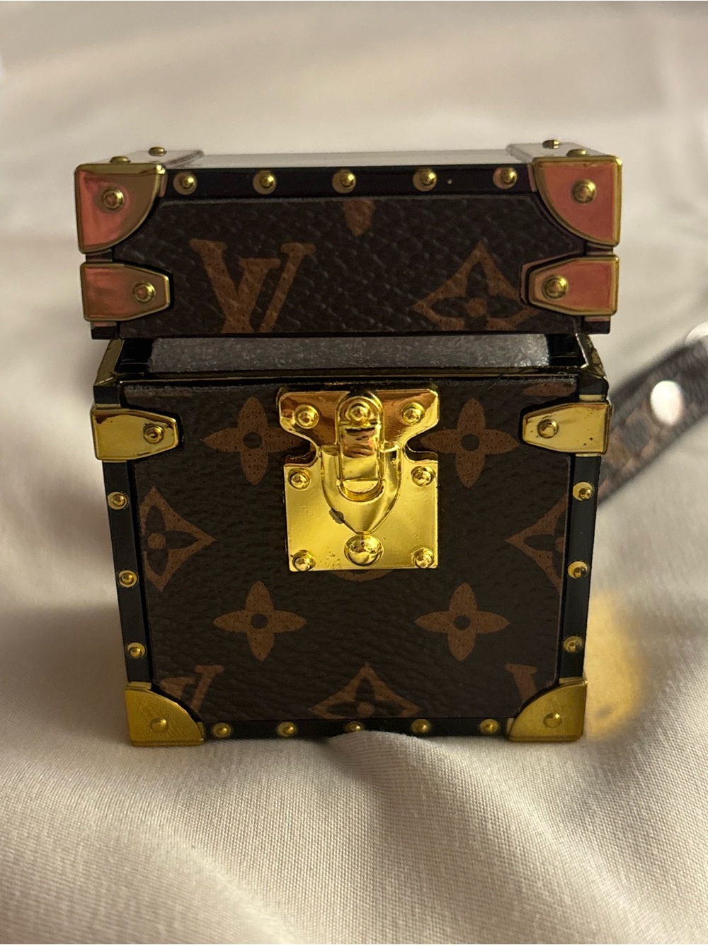 Brand New ! Mini Trunk Charm in Brown and Gold AirPod Case for 1/2